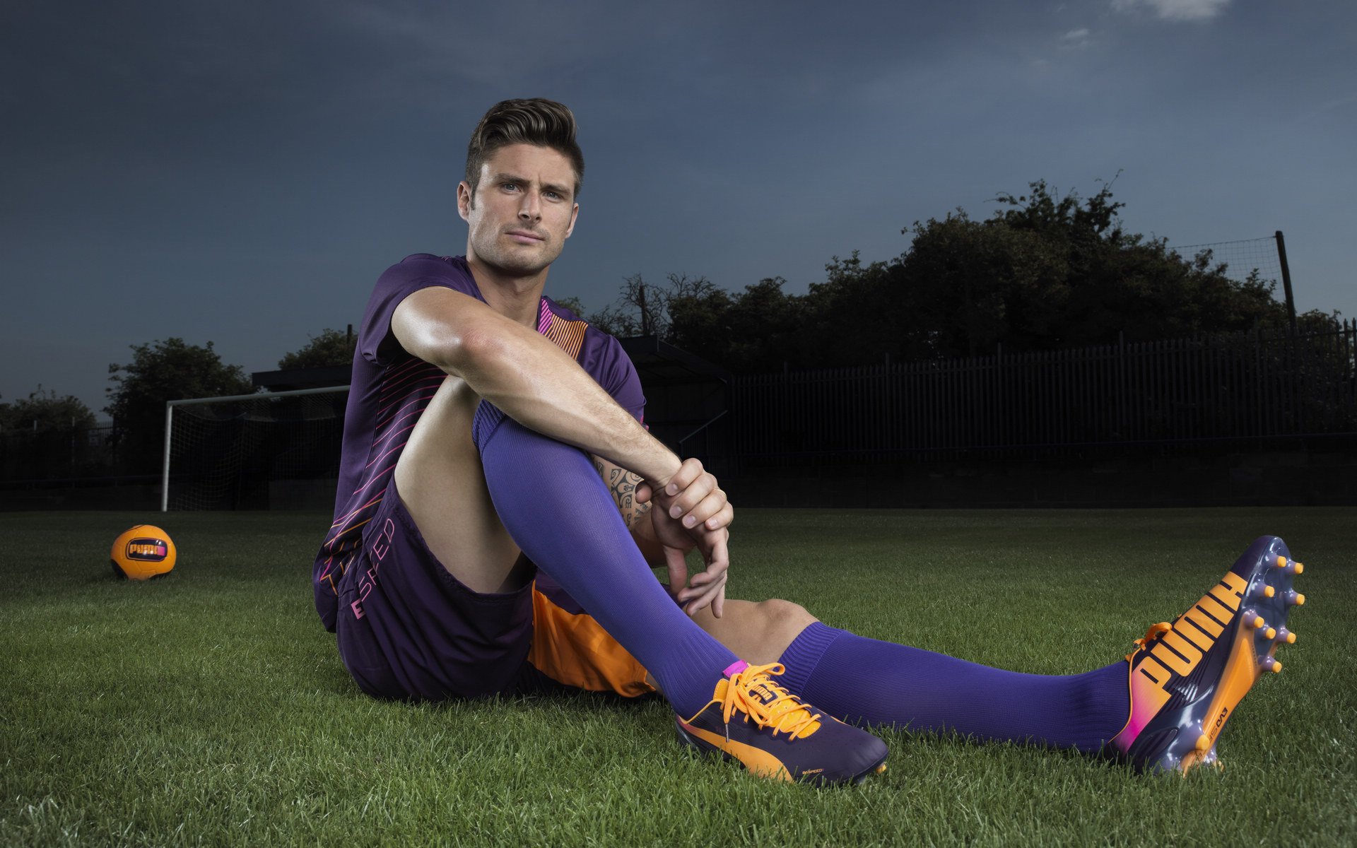 埃弗顿球迷组织开展慈善活动获好评，埃弗顿小球迷